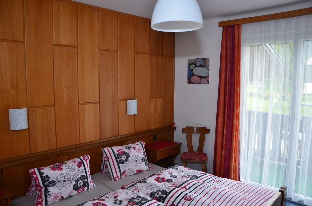 Haus Dachstein Schnitzer Hotel Eben Im Pongau Værelse billede