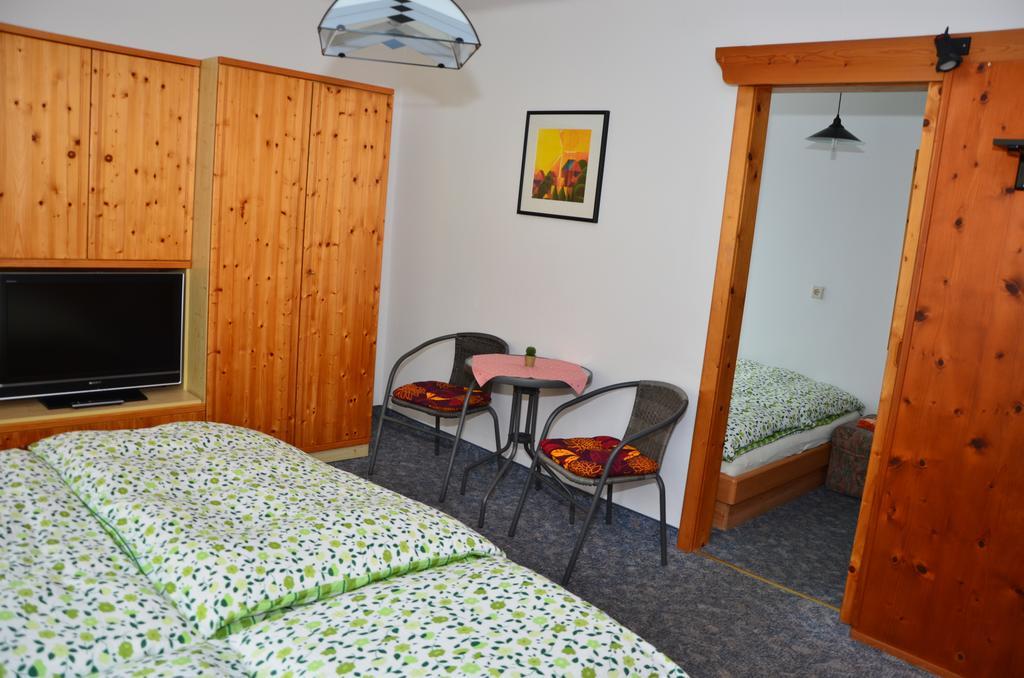 Haus Dachstein Schnitzer Hotel Eben Im Pongau Værelse billede