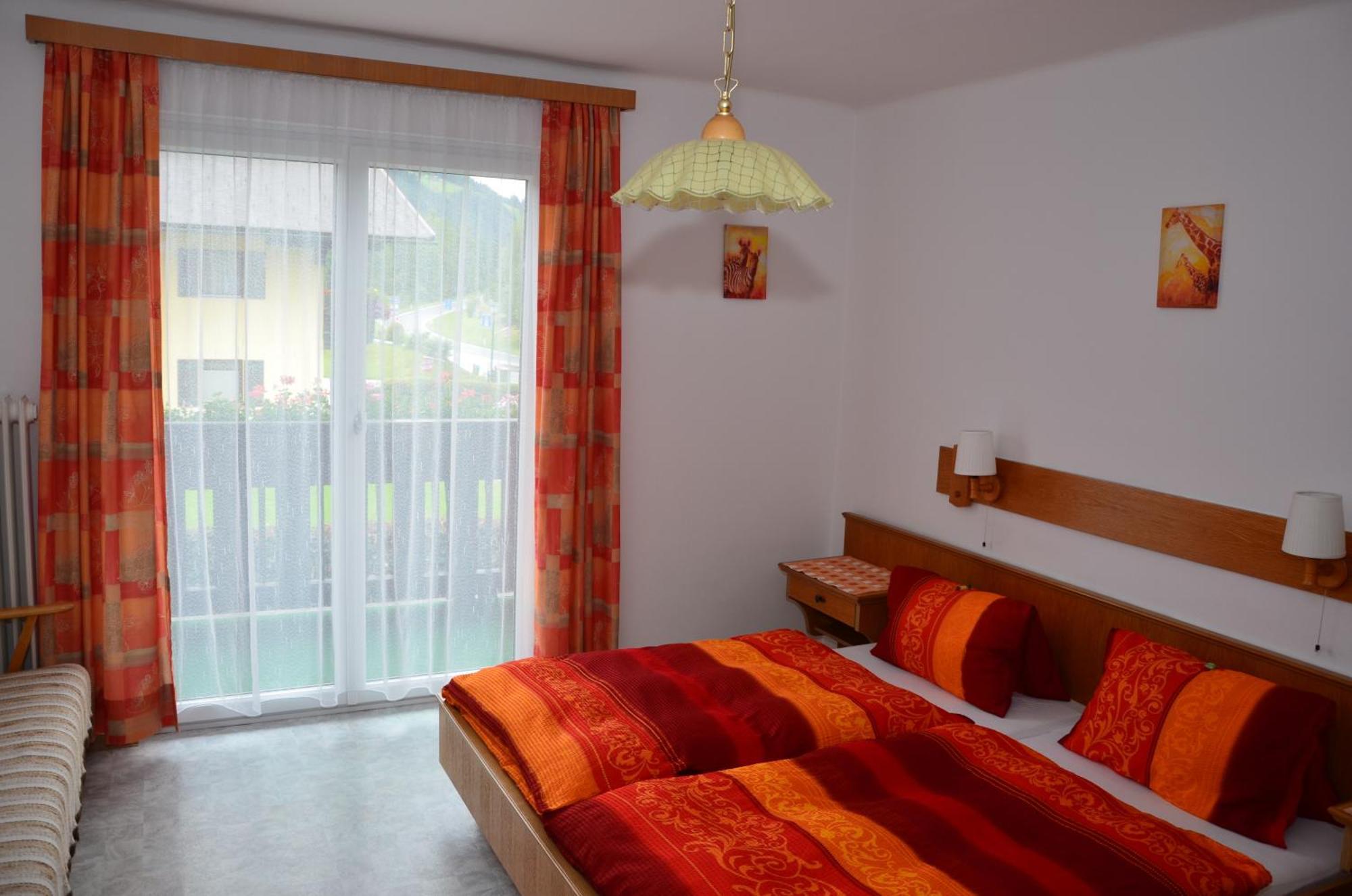 Haus Dachstein Schnitzer Hotel Eben Im Pongau Værelse billede