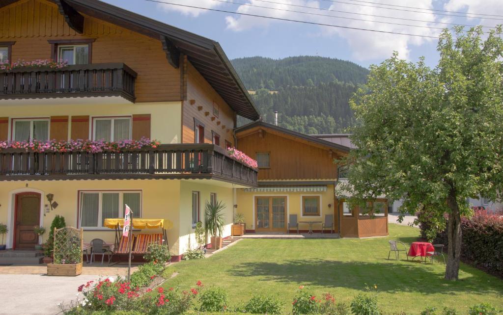 Haus Dachstein Schnitzer Hotel Eben Im Pongau Eksteriør billede